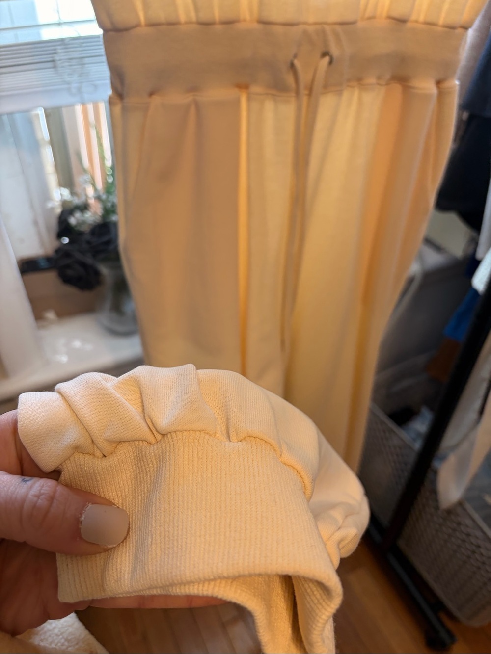 NEW—- Le Lis  Sleeveless Jumpsuit, size small, with POCKETS! - Picture 5 of 9